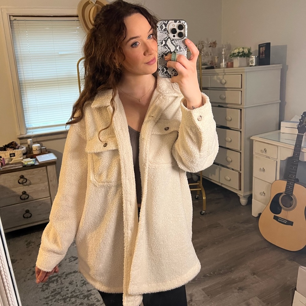 Universal Thread Shacket Size Large - image 1